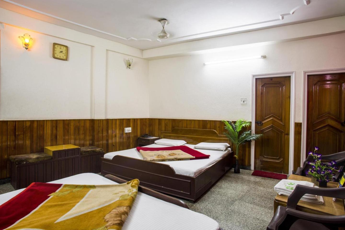 Hotel Raghunath Jammu Bagian luar foto