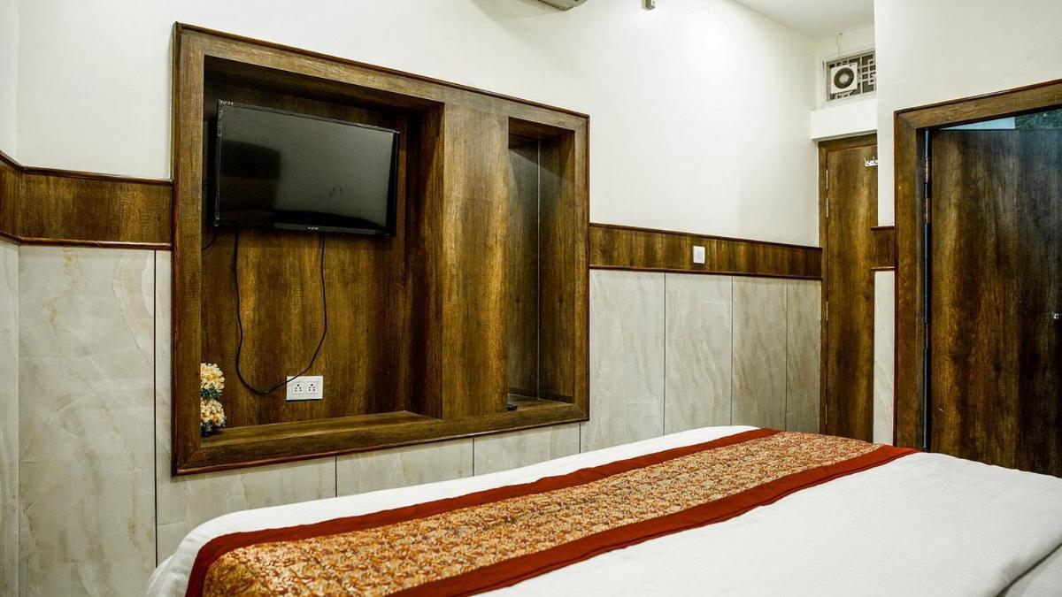 Hotel Raghunath Jammu Bagian luar foto