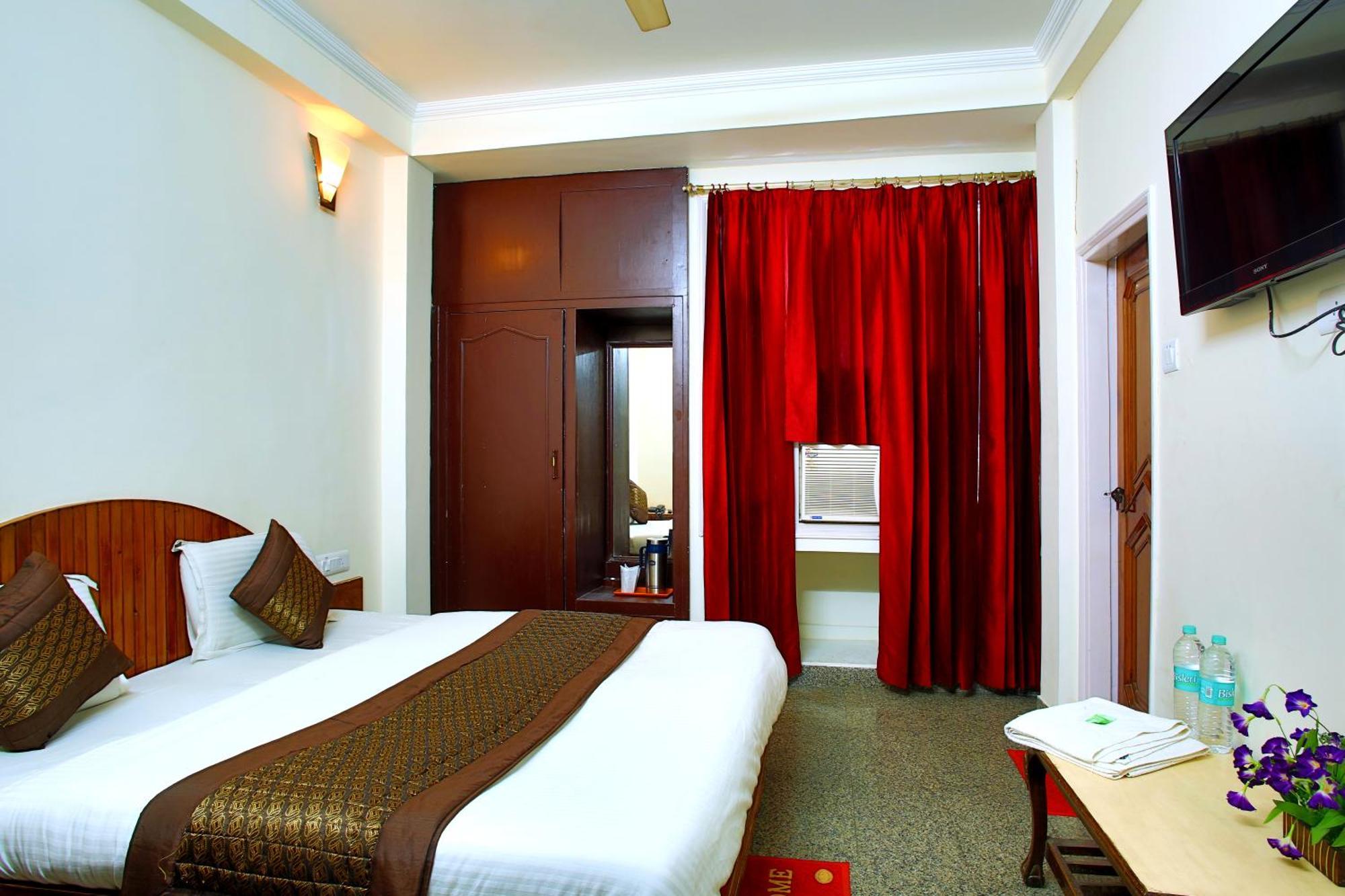 Hotel Raghunath Jammu Bagian luar foto
