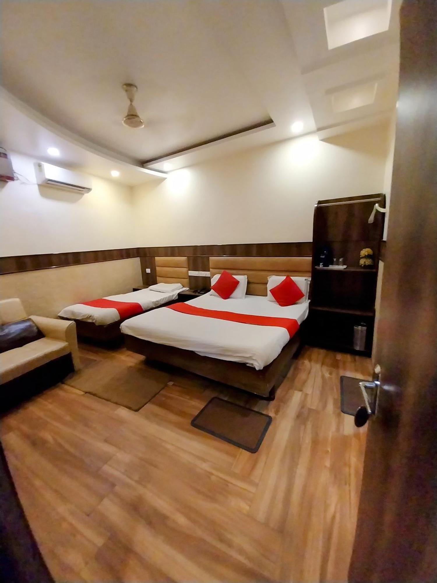 Hotel Raghunath Jammu Bagian luar foto