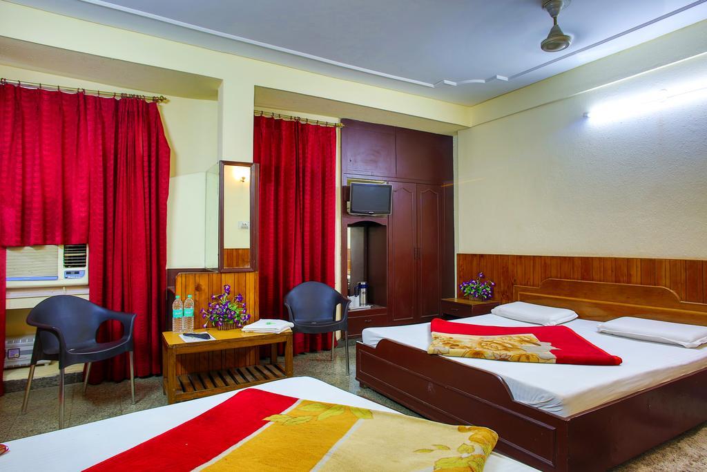 Hotel Raghunath Jammu Bagian luar foto