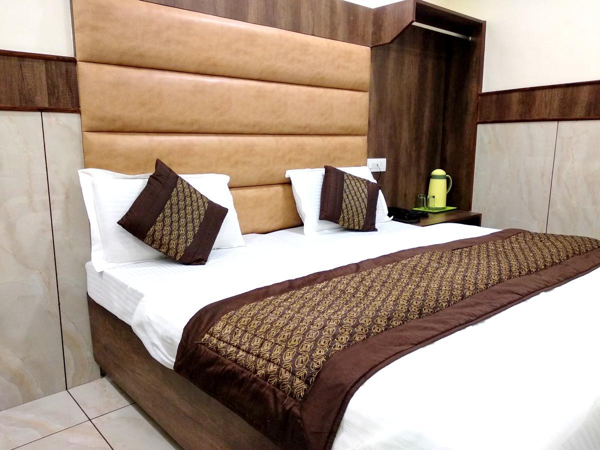Hotel Raghunath Jammu Bagian luar foto